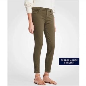 Ann Taylor Skinny Modern Fit Jeans in Olive Army Green, size 4. Great condition.
